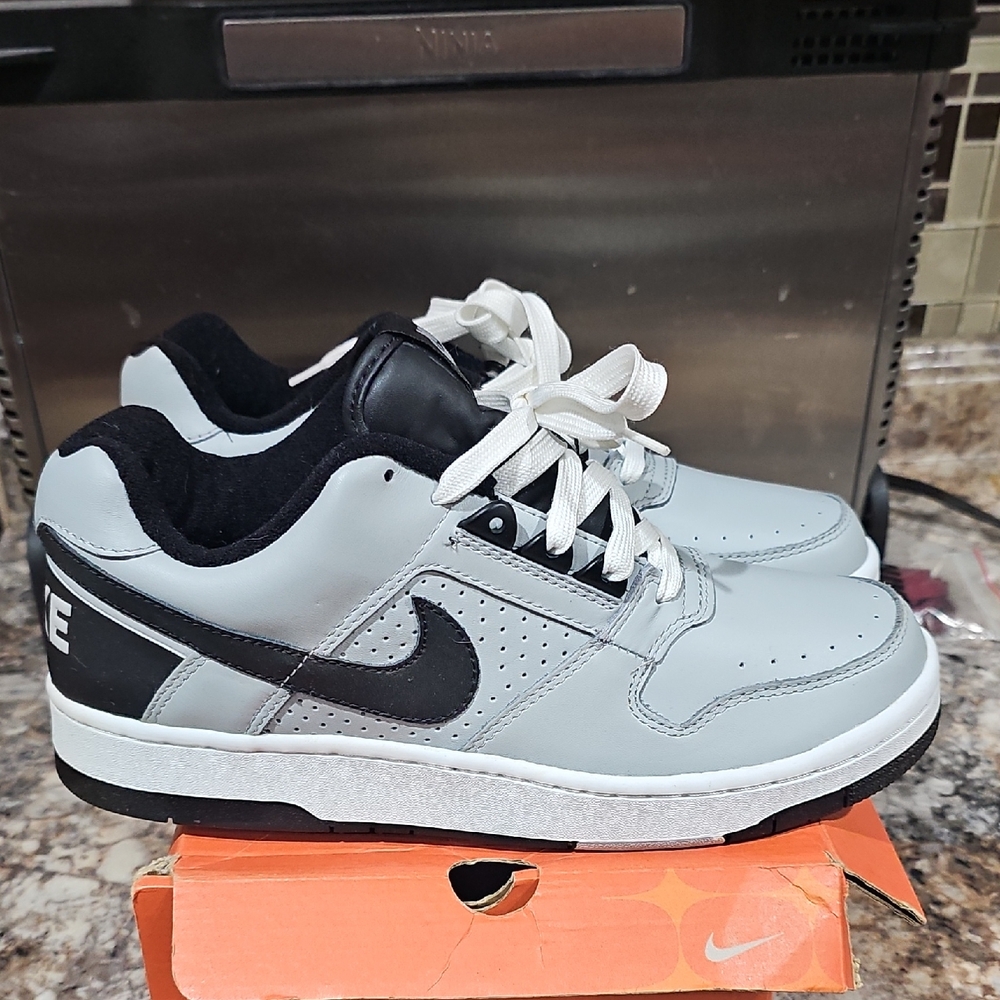 Nike Delta Force Low